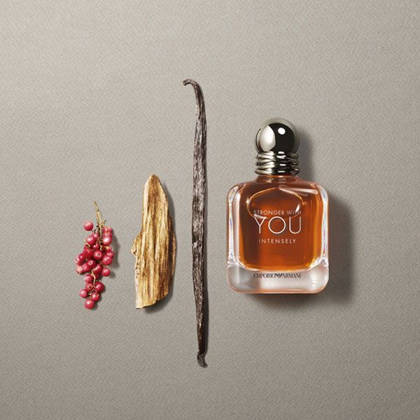 Armani Emporio Stronger With You Intensely Apa de Parfum pentru Barbati Note Olfactive