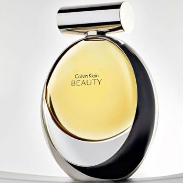 Calvin Klein Beauty Apa de Parfum pentru Femei 30ml Prezentare