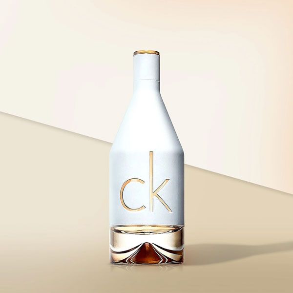 Calvin Klein CK IN2U Women Apa de Toaleta 100ml pentru femei prezentare parfum