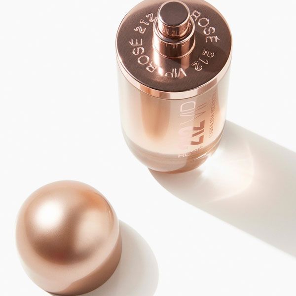 Carolina Herrera 212 Vip Rose Woman Apa de Parfum 30ml pentru femei detalii parfum