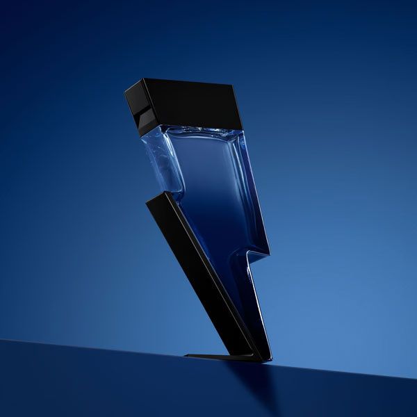 Carolina Herrera Bad Boy Cobalt Apa de Parfum 50ml pentru barbati prezentare parfum