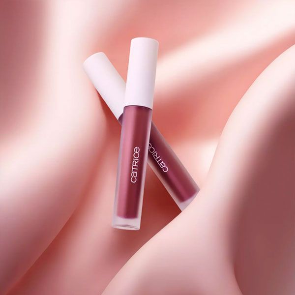 Catrice Soft Embrace Ruj Lichid Pillow Matte C02 Dark Rosewood 2.8ml prezentare produs