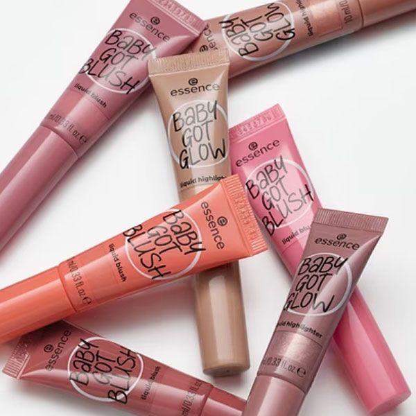 Essence Iluminator Lichid Baby Got Glow prezentare