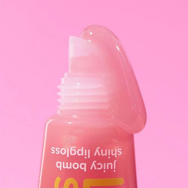 Essence Say It With Juicy Luciu pentru Buze Juicy Bomb 05 Awesome Apple 10ml prezentare produs