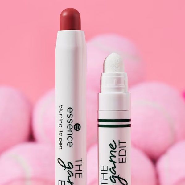 Essence The Game Edit Creion de Buze Bluring Lip Pen 01 Game, Set, Blur! 1.45g prezentare capete creion