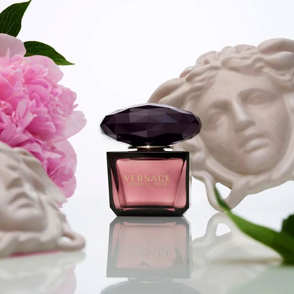 Versace Crystal Noir Apa de Parfum pentru Femei Prezentare