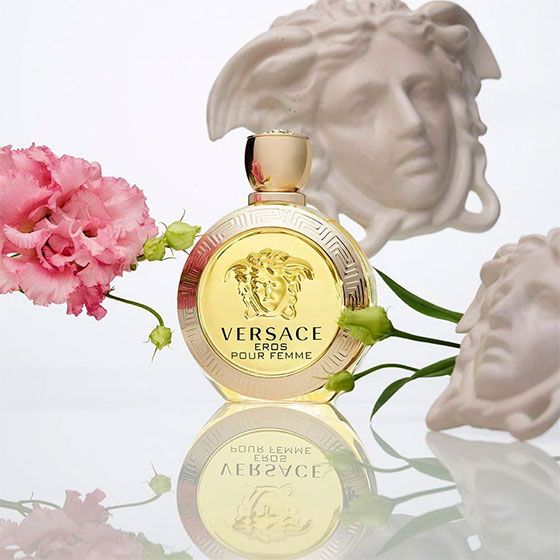 Versace Eros Pour Femme Apa de Parfum Femei 1