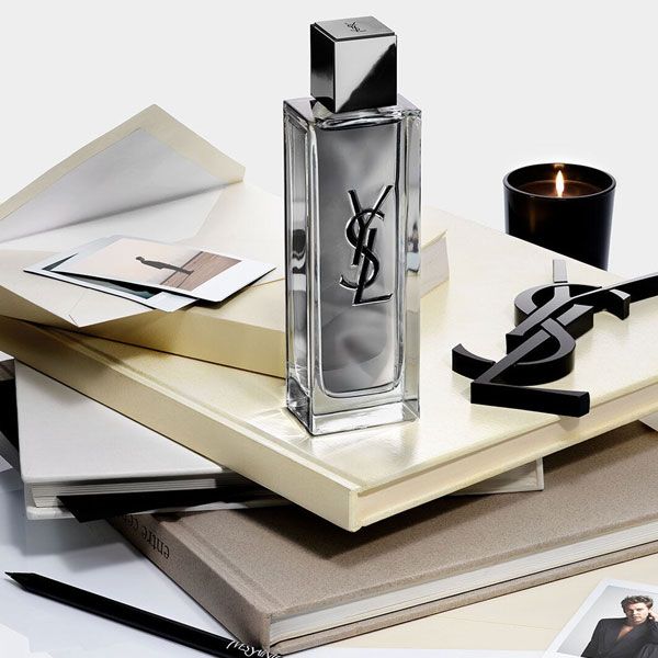 Yves Saint Laurent MYSLF Intense Apa de Toaleta pentru Barbati Detalii Sticla